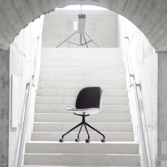 Shell Chair II with wheels Shell Chair II with wheels
