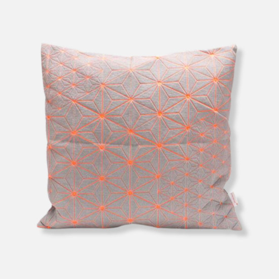 Tamara pillow - NEO [1 x DISPLAY Left]