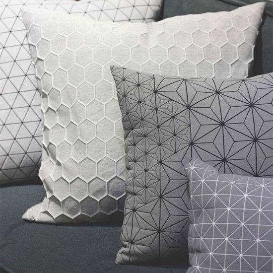 Geo origami pillow-M B&W [DISPLAY Left]