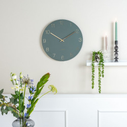 Wall clock Charm engraved numbers - Green