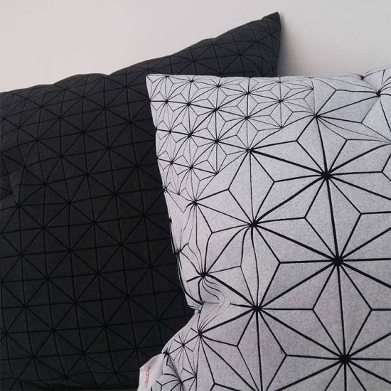 Geo origami pillow-M Yellow [Stock x1]