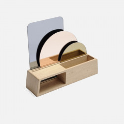 Display with mirrors [Newly Displayed]